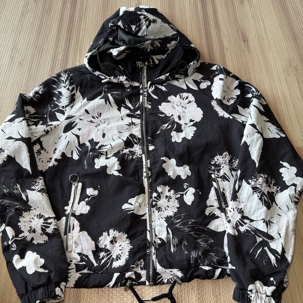 Athletic Collection By 26 International Woman Windbreaker Size Small-Floral